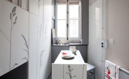 Mit tudnak a párizsi cselédszobák ás vajon mit lehet kihozni Balzac regényeinek visszatérő helyszínén?